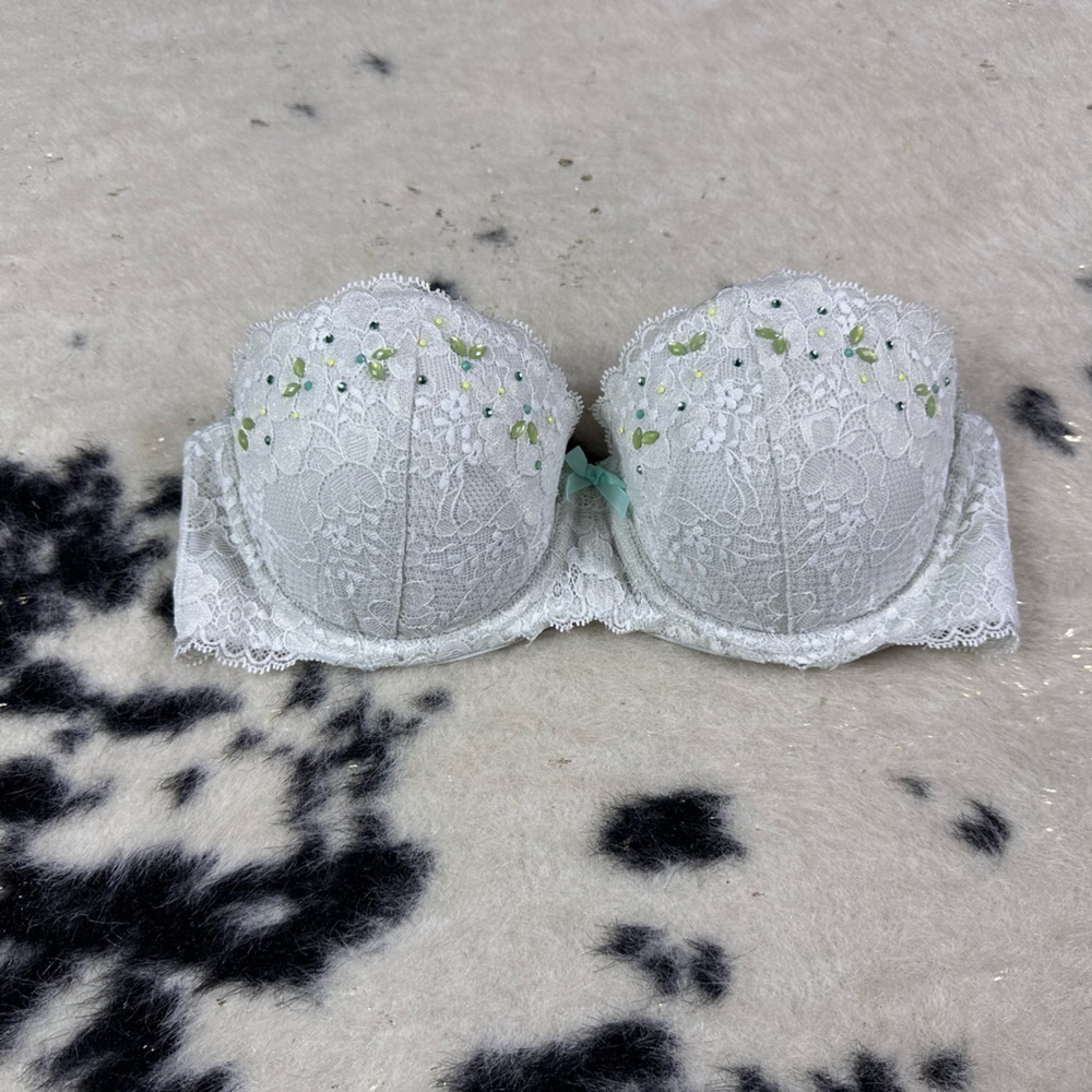 Victoria’s Secret Women’s White Strapless Dream Angles Multi-Way Bra Size 32C